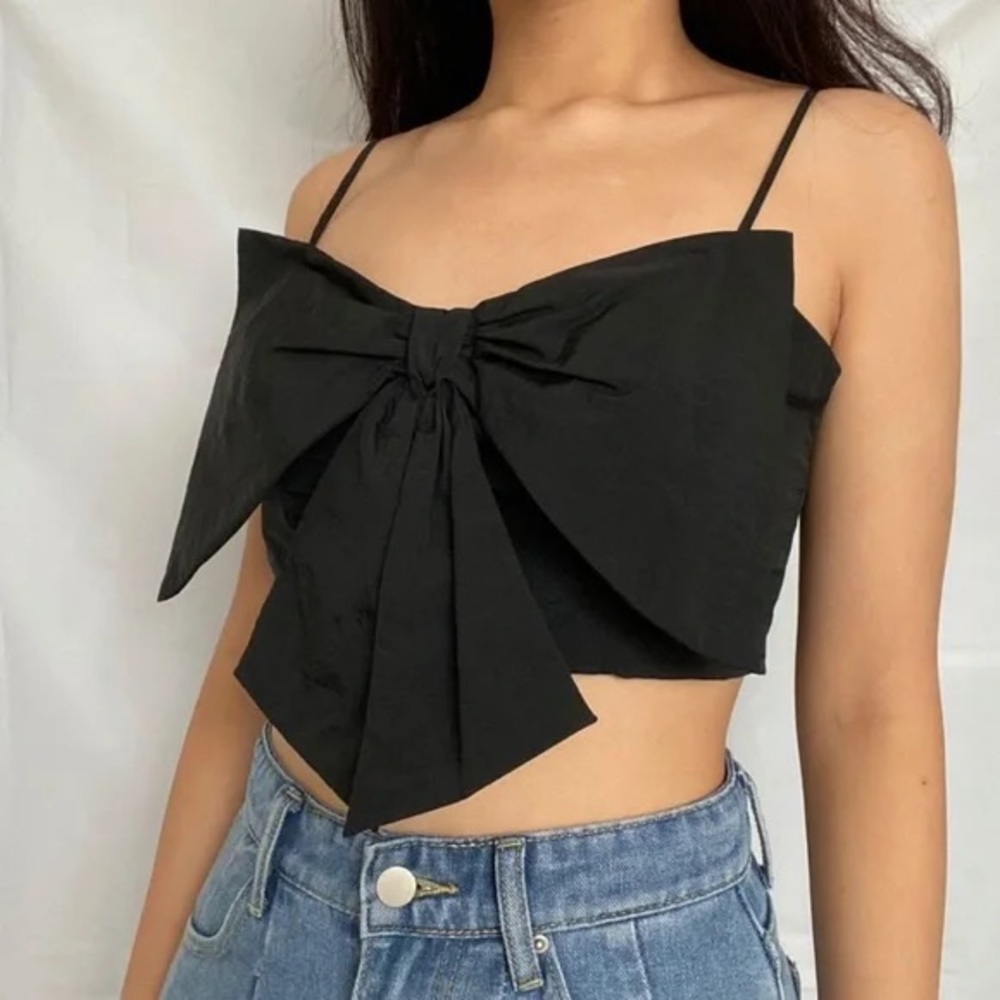 Black bow crop top Large